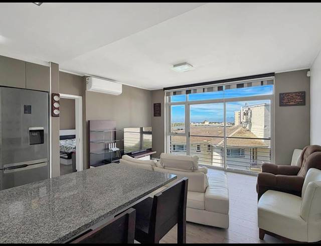 2 BEDROOM APARTMENT FOR SALE IN CLAREMONT UPPER